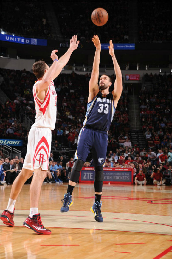 显得有些尴 显得有些尴