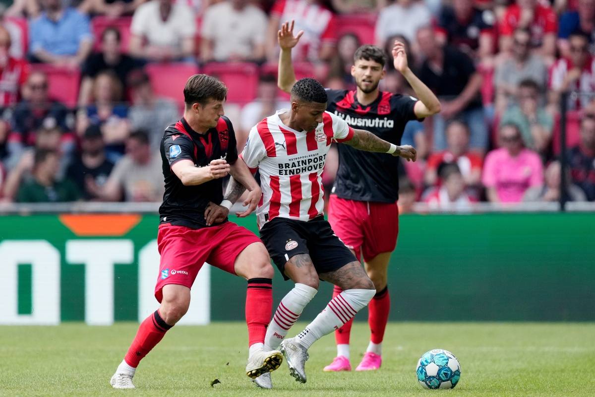 女足多年来 女足多年来